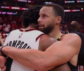 开云体育-关于库里回归赛场，赛事规则更新首场状态亮眼，热火观众沸腾！的信息